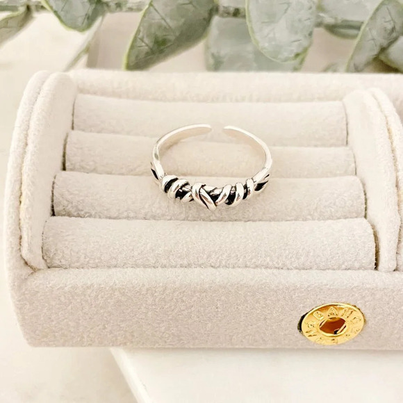 925 Sterling Silver Minimalist Ring Dainty Ring Thin Knot Ring Stackable Ring - Picture 4 of 7